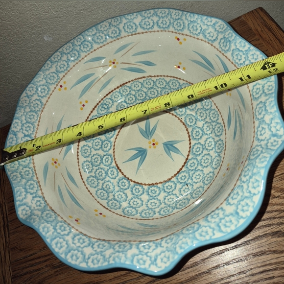 Tara Temptations Old World Light Blue Ruffled Edge 3 Qt Serving Bowl - Picture 2 of 5